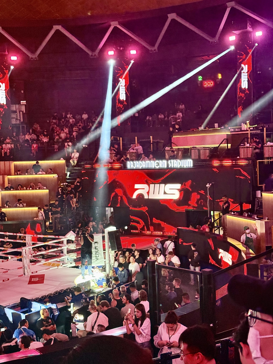 全球热议！拳击场外八卦引关注