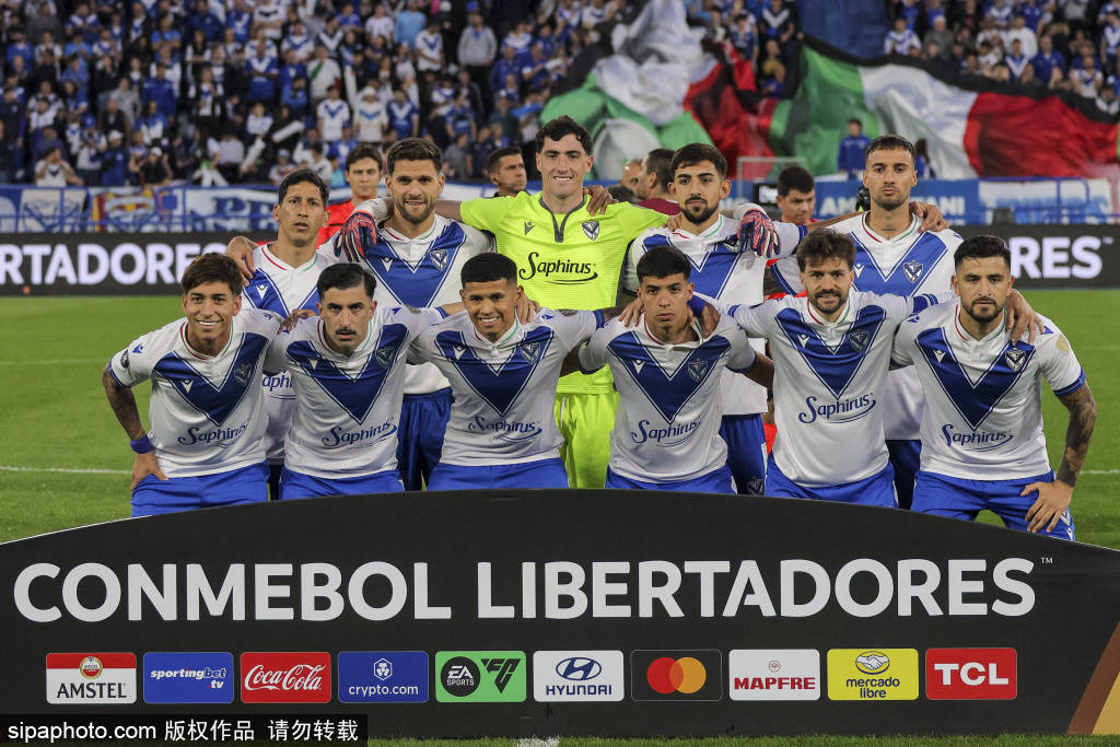 包含橄榄球总决赛即将打响，冠军归属成谜的词条