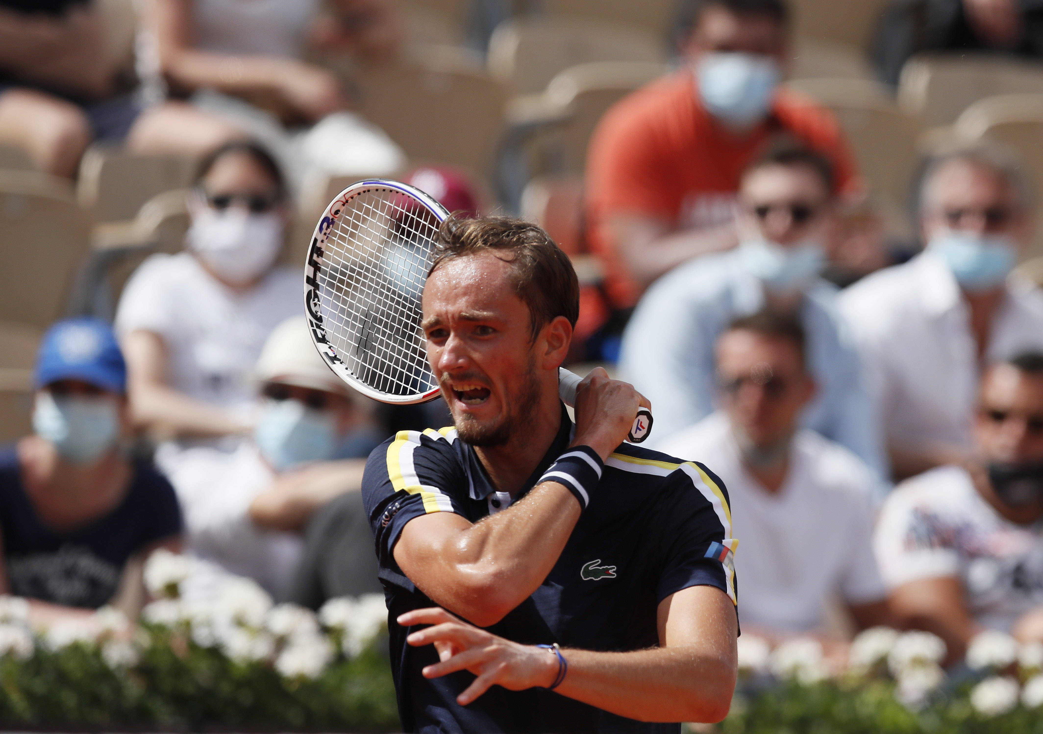 ATP总决赛横扫法网，梅德韦杰夫带队取胜