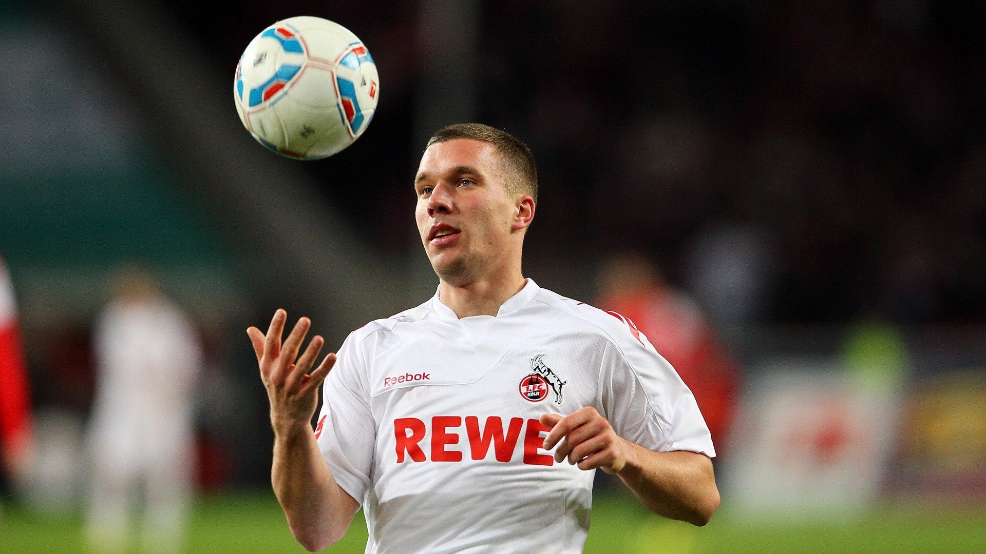 波斯弯刀刺穿红白铁幕，当库尔图瓦的指尖未能成为马竞最后的叹息