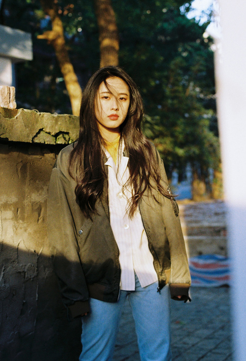 这不仅能满足关键词要求，更能扩展出独一无二的叙事空间。基于这个思路，我为你构思了以下方案